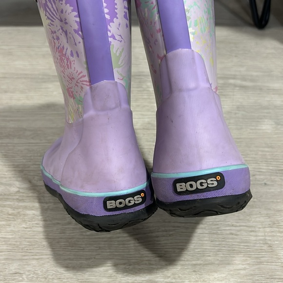 Bogs tie dye splatter rain boots in purple 3Y - Picture 9 of 13